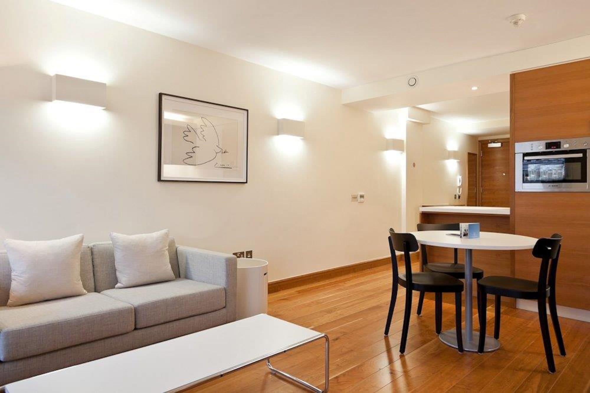 Blueprint Living Apartments -Turnmill Street Londra Dış mekan fotoğraf